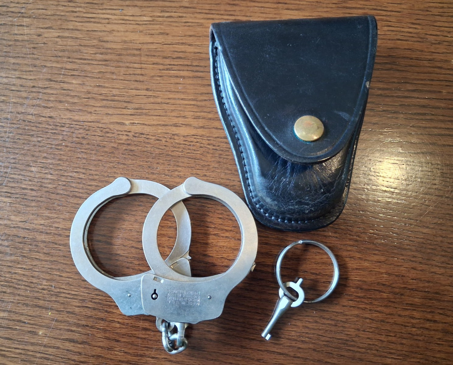 Vintage Smith And Wesson 1970's Model 90 Service Handcuffs w/ Key and Belt Case