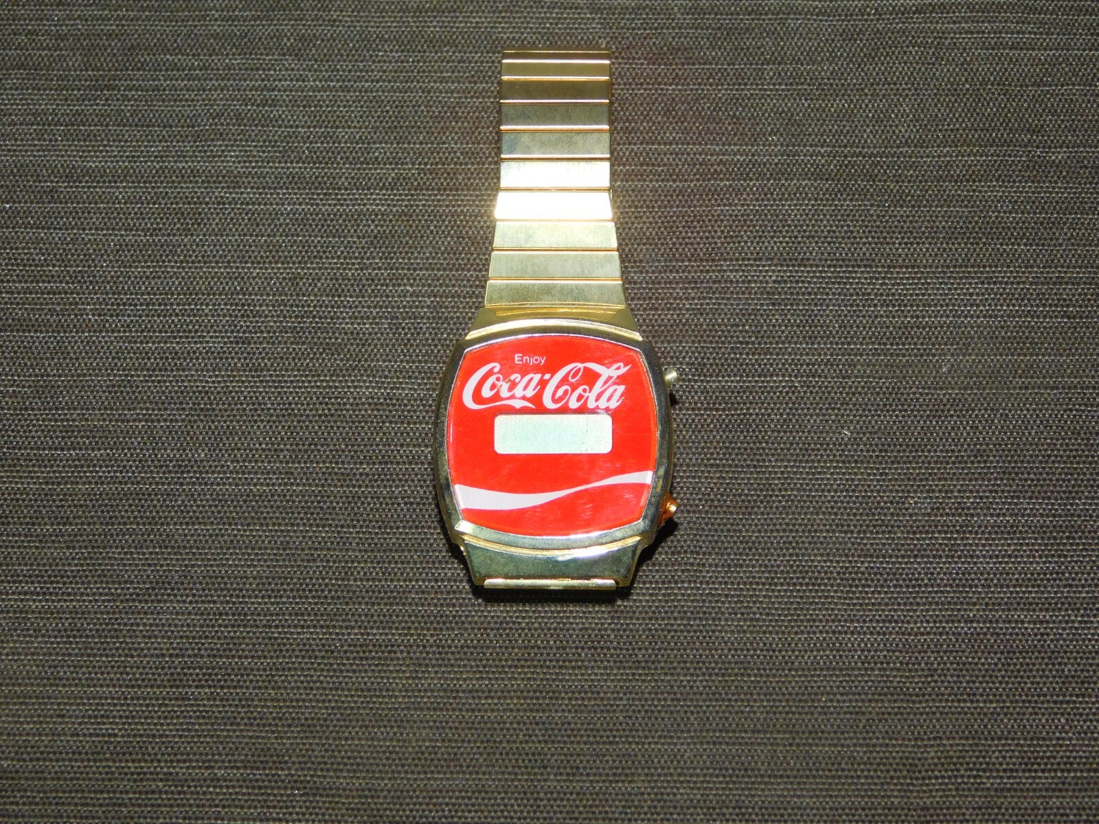 VINTAGE ENJOY COCA COLA BATTERY OP DIGITAL WATCH *NEEDS BATTERY*