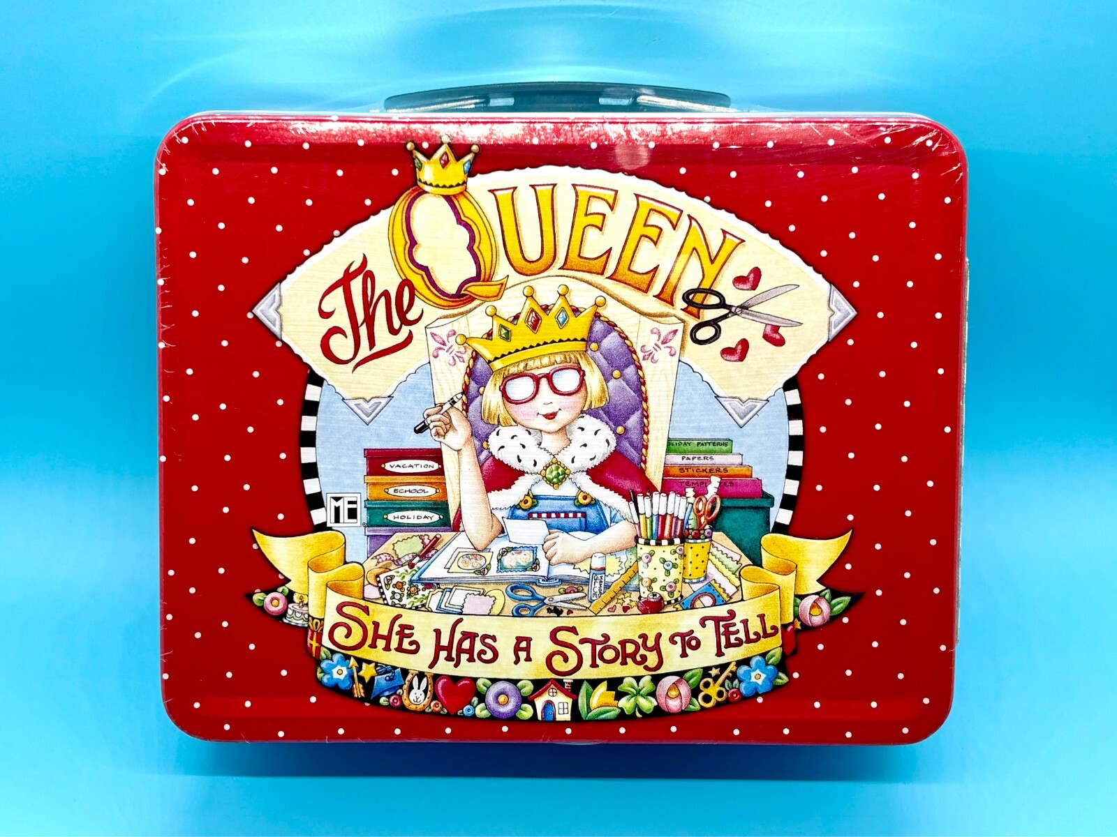 NEW Vtg 2002 Mary Engelbreit “The Queen She Has A Story To Tell” Tin Lunch Box