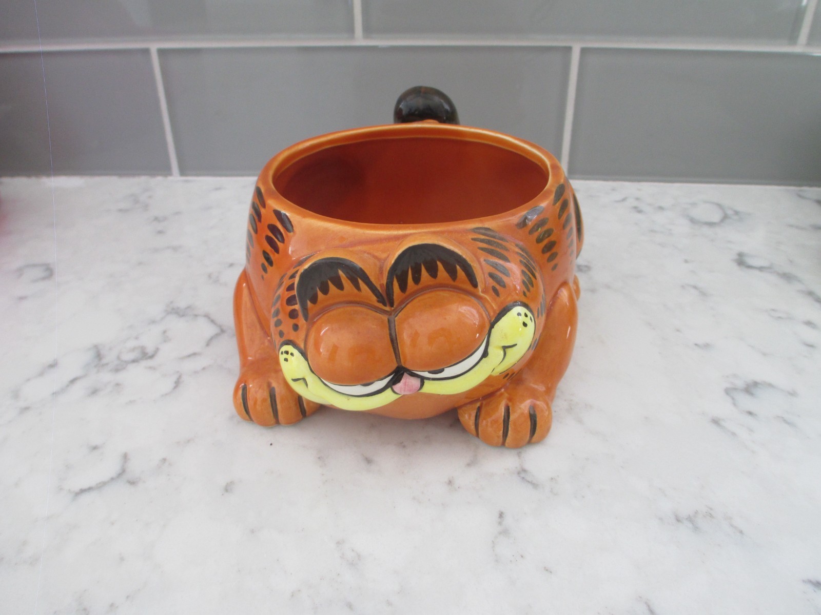 Rare 1981 Vintage Enesco Garfield Cat Ceramic Planter Rare 1981 Vintage Enesco Garfield Cat Ceramic Planter