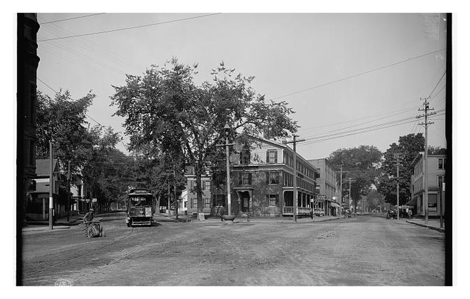 Laconia New Hampshire Pleasant & Main Standard Postcard