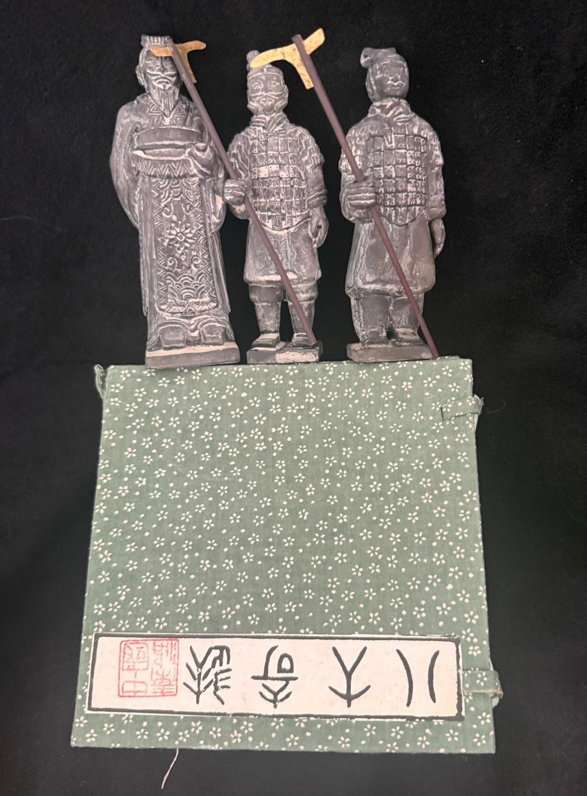 Vtg Chinese Terracotta Warriors Miniature Box Set Signed Figures Souvenir Xi'an