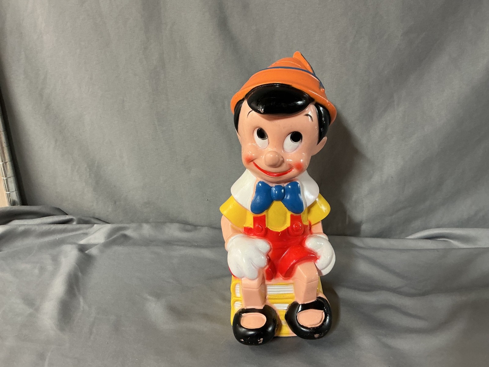 Walt Disney Pinnocchio Vintage Plastic Figure Toy Bank Walt Disney Pinnocchio Vintage Plastic Figure Toy Bank