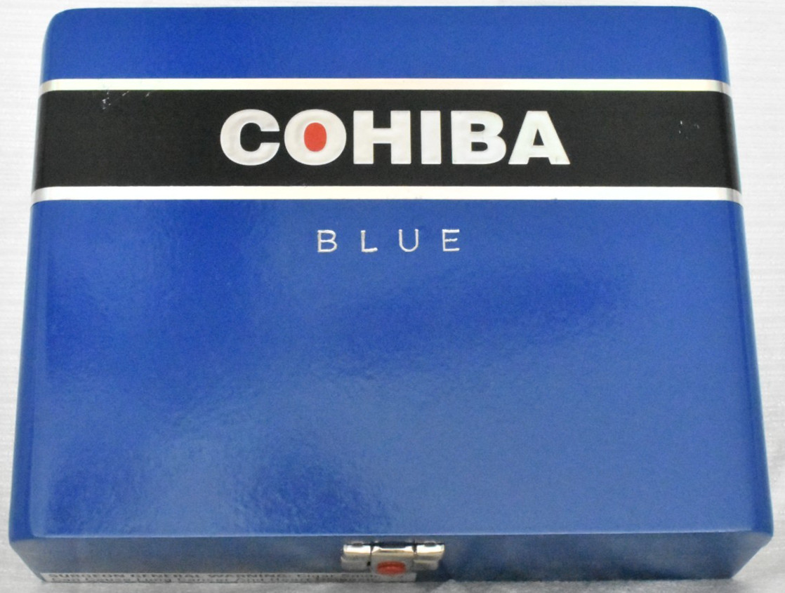 COHIBA BLUE - ROBUSTO - 8 1/2 X 6 1/2 X 2 1/2 - AMAZING CONDITION COHIBA BLUE - ROBUSTO - 8 1/2 X 6 1/2 X 2 1/2 - AMAZING CONDITION