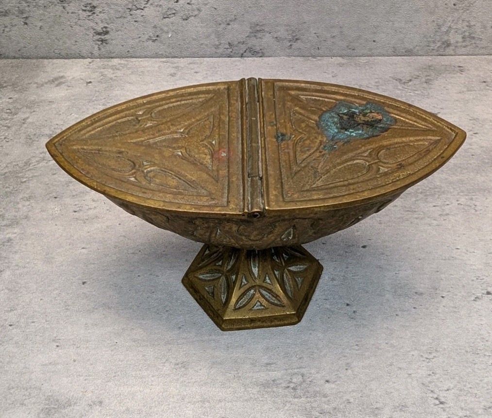 Antique Gothic Revival Brass Incense Boat Navicula Church Altarware 6\