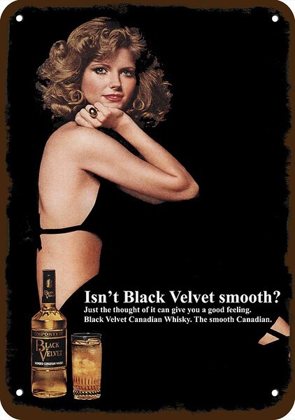 1975 CHERYL TIEGS & BLACK VELVET WHISKY Vintg-Look DECORATIVE REPLICA METAL SIGN