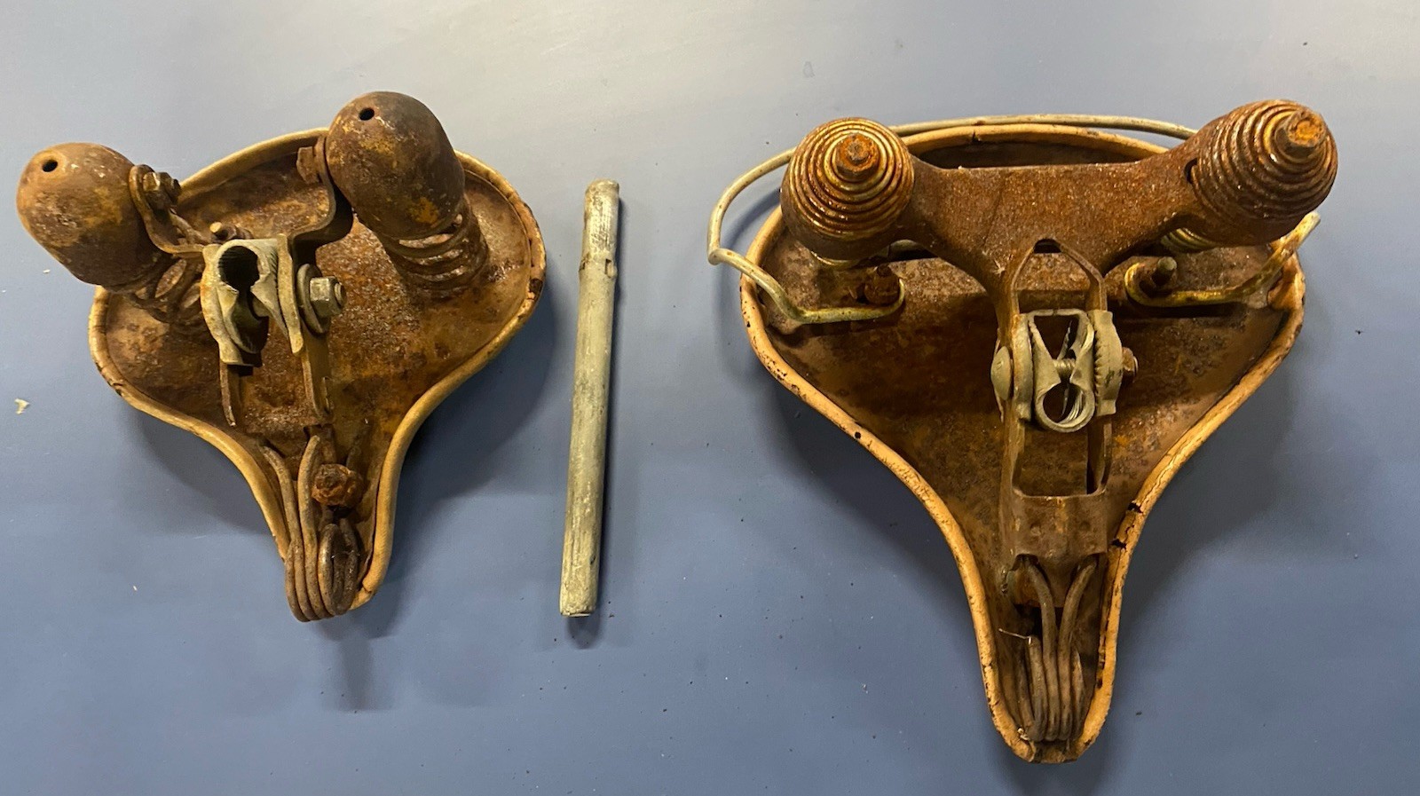 VINTAGE 1950'S TROXEL SADDLE SPRING BICYCLE SEAT & Kids Seat
