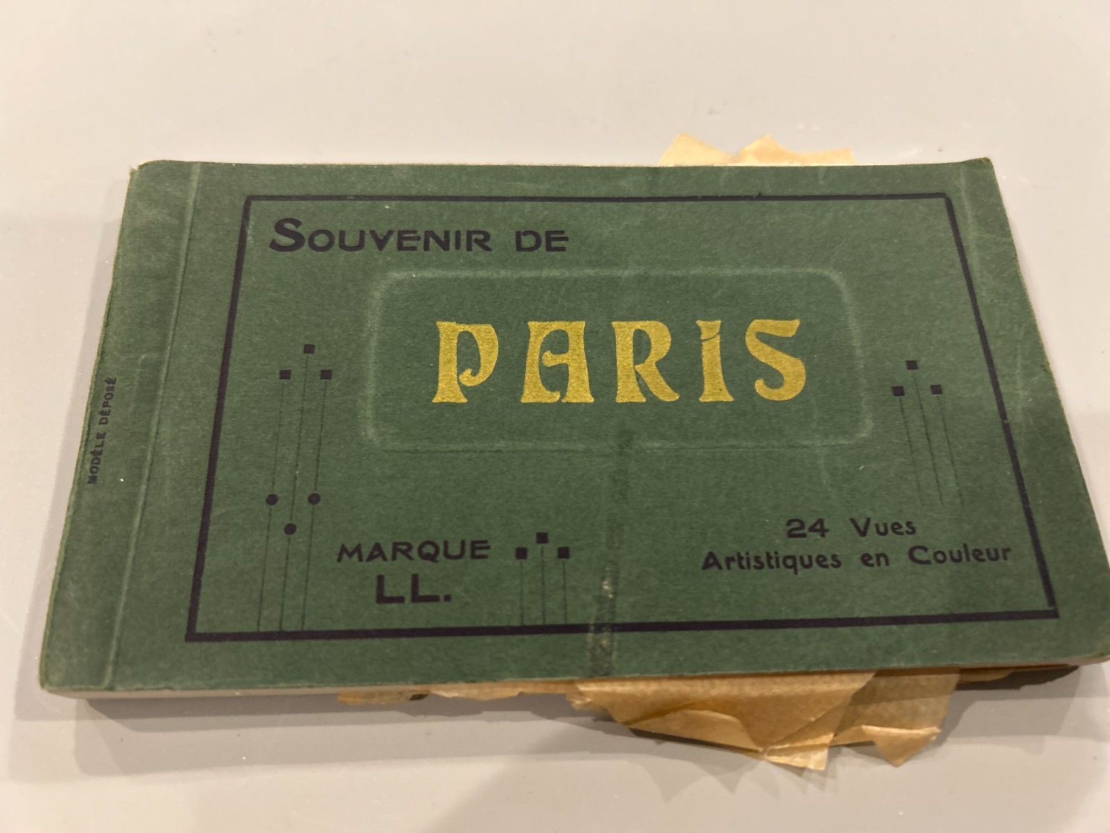 VINTAGE SOUVENIR DE PARIS 24 VUES POSTCARD SOUVENIR BOOK