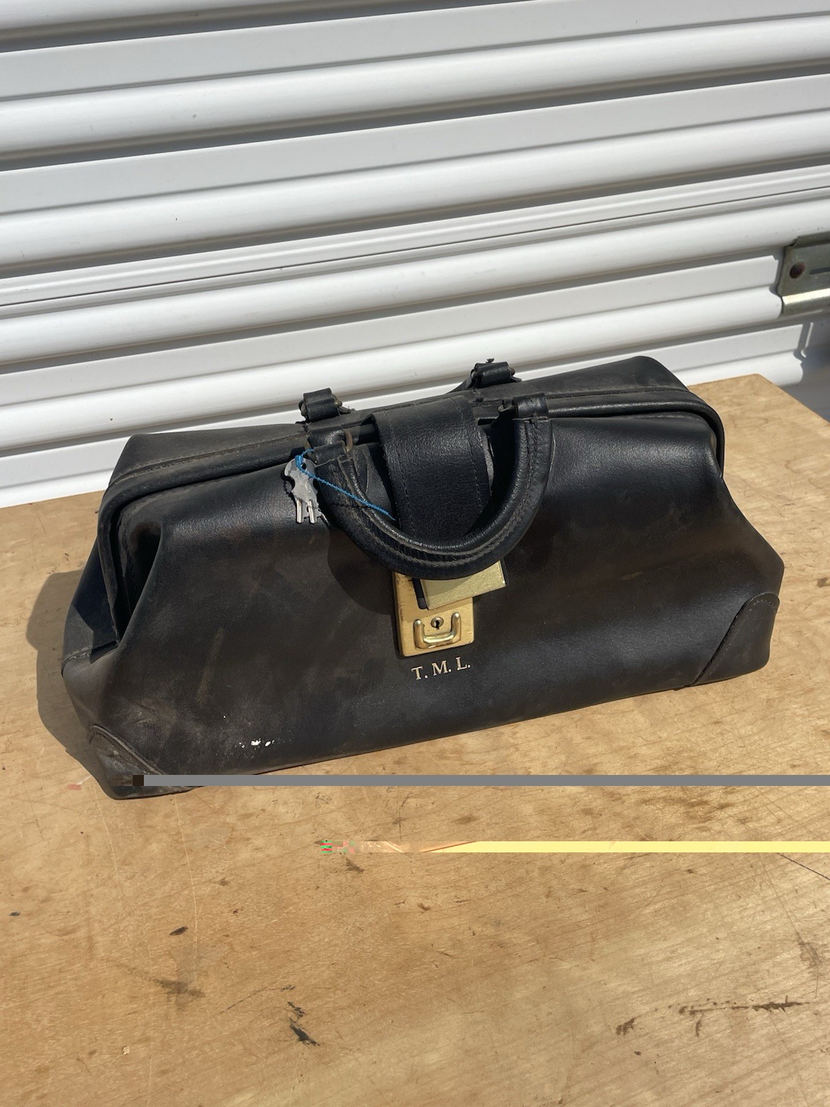 Vtg Leather Doctor Medical Bag Satchel Case With KEY, Great Wear Cool Piece