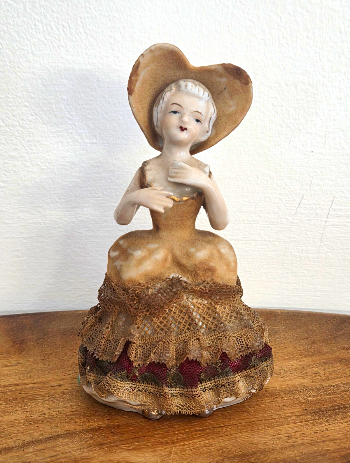 Vtg Porcelain Lady Figurine Lace Fabric Dress Large Hat Signed PATP21287 6in