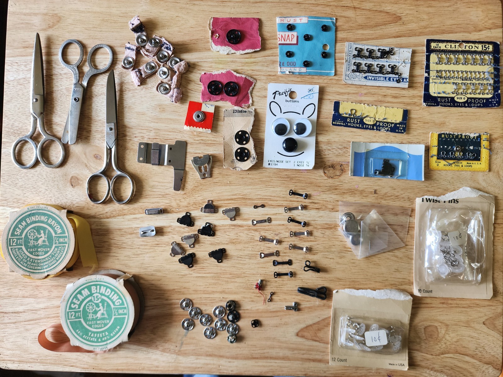Lot Of Vintage Sewing Supplies 