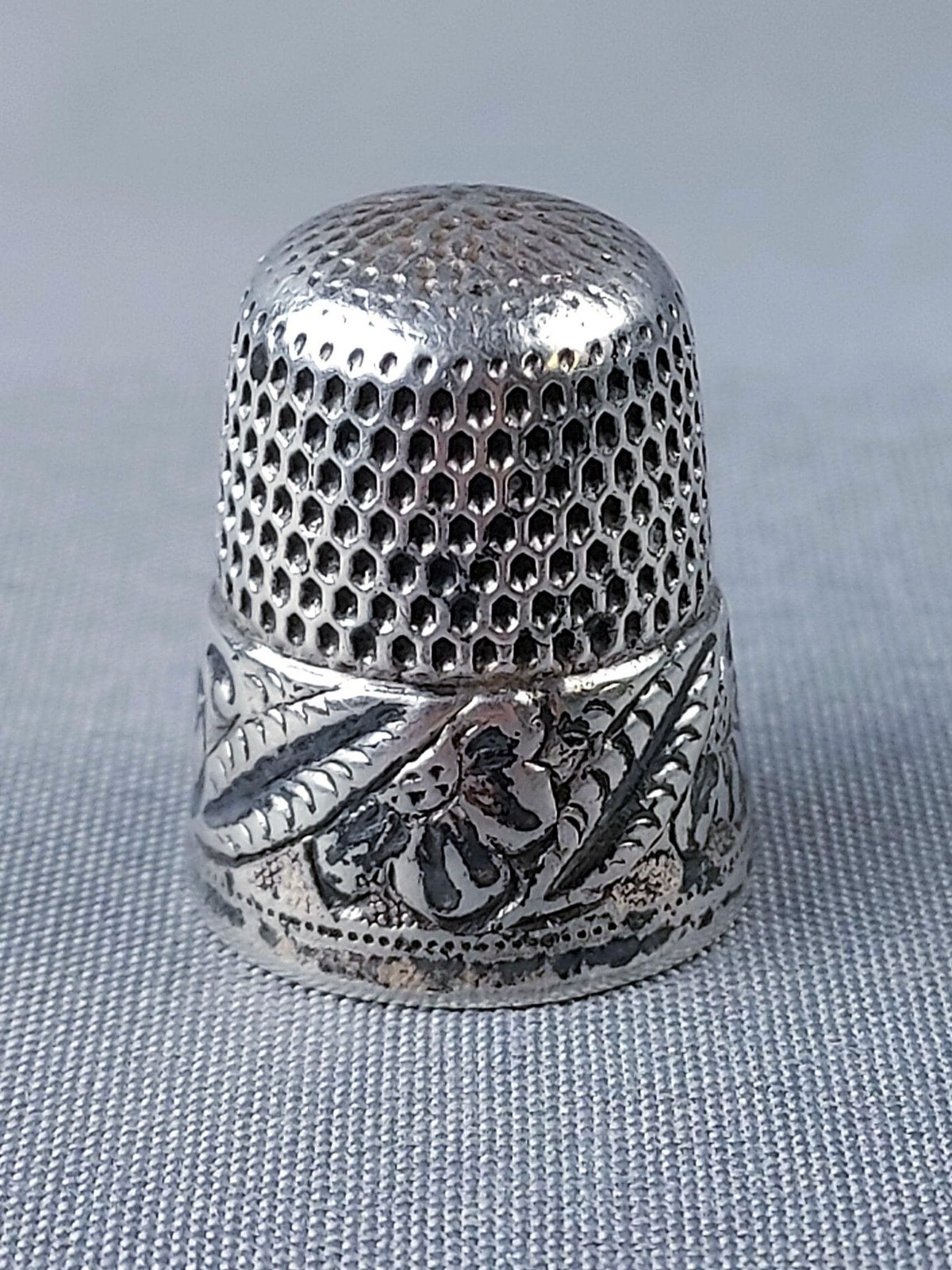 Antique Simons Bros Sterling Silver Thimble, Size 9, Repousse Floral Garland