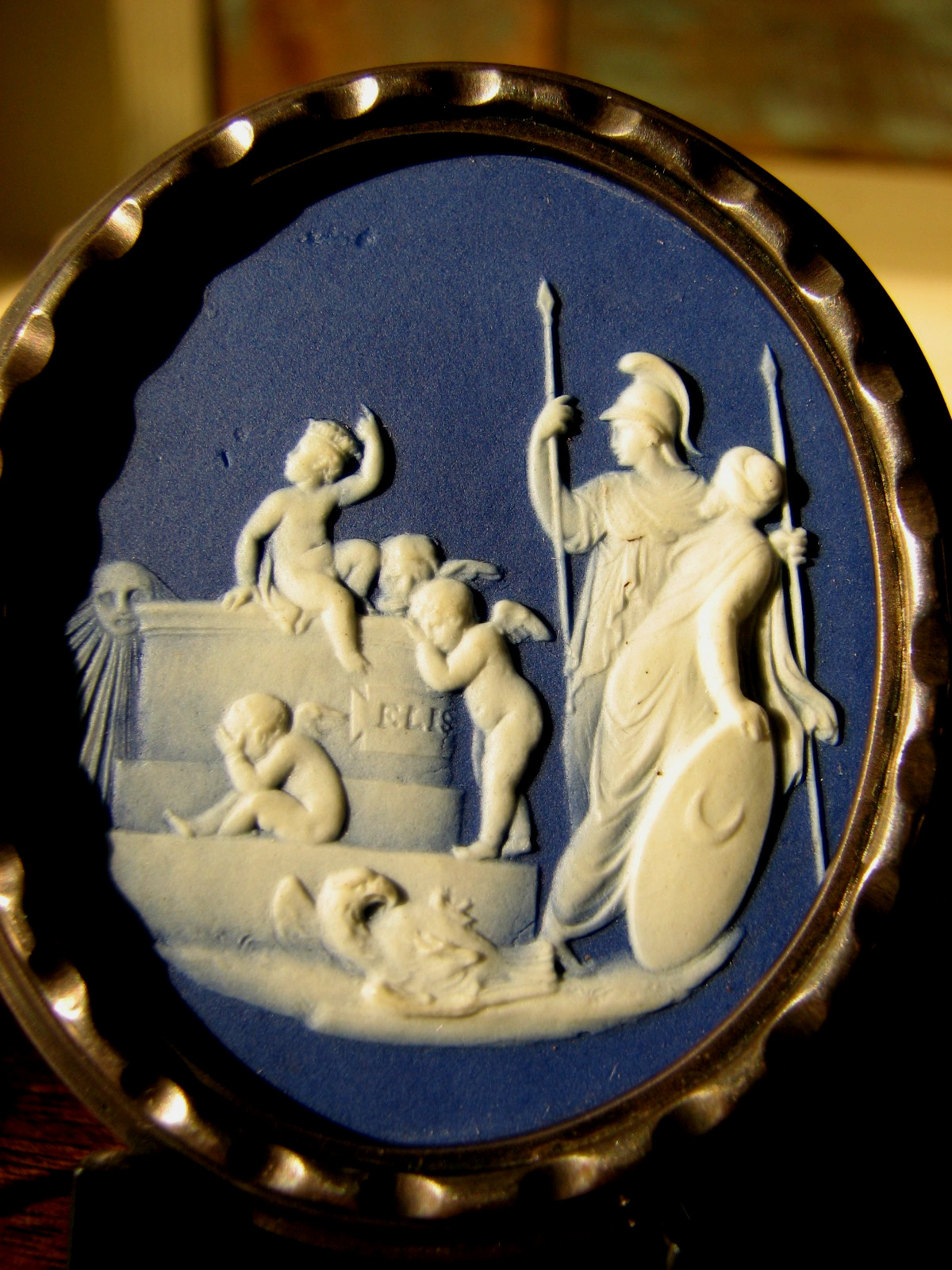 WEDGWOOD XRARE 1794 DARK BLUE JASPER FRAMED BROOCHE OF PRINCESS ELIZABETH FRANCE