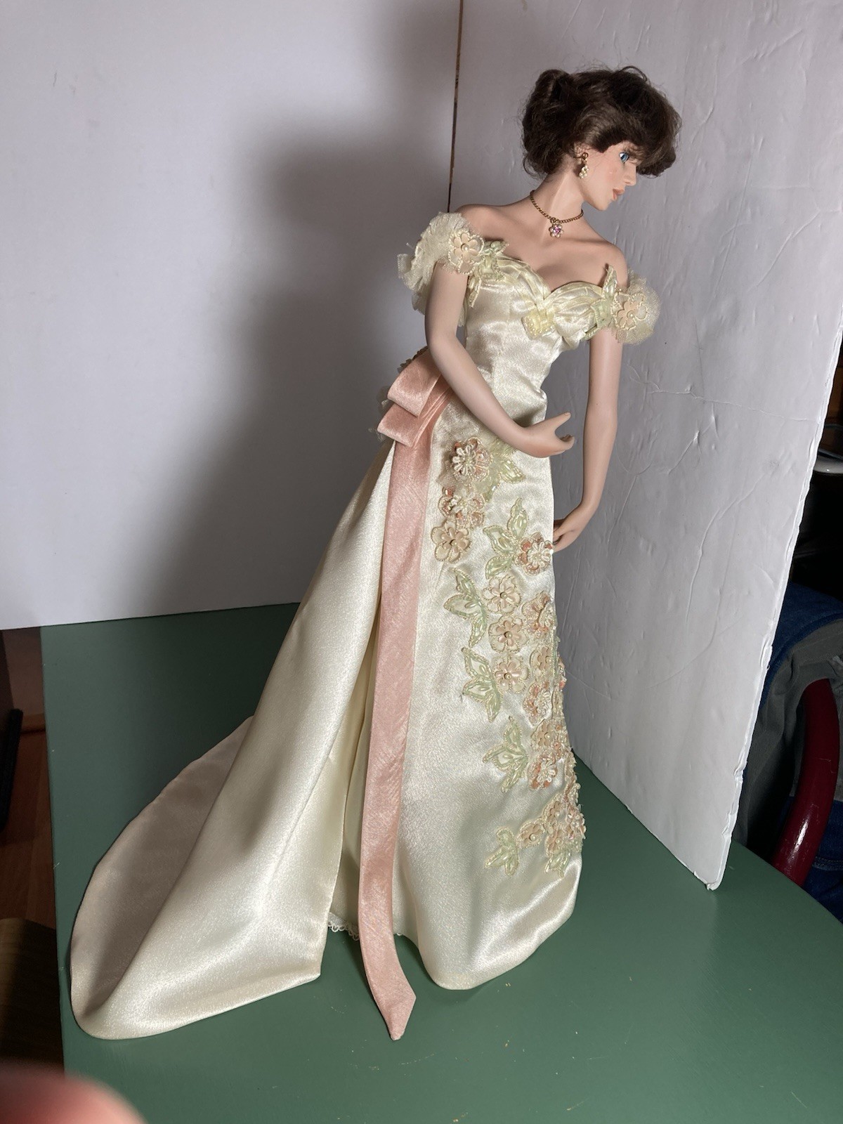 Ashton Drake Galleries. ￼ Vintage Porcelain 20 Inch Doll.# A23gg