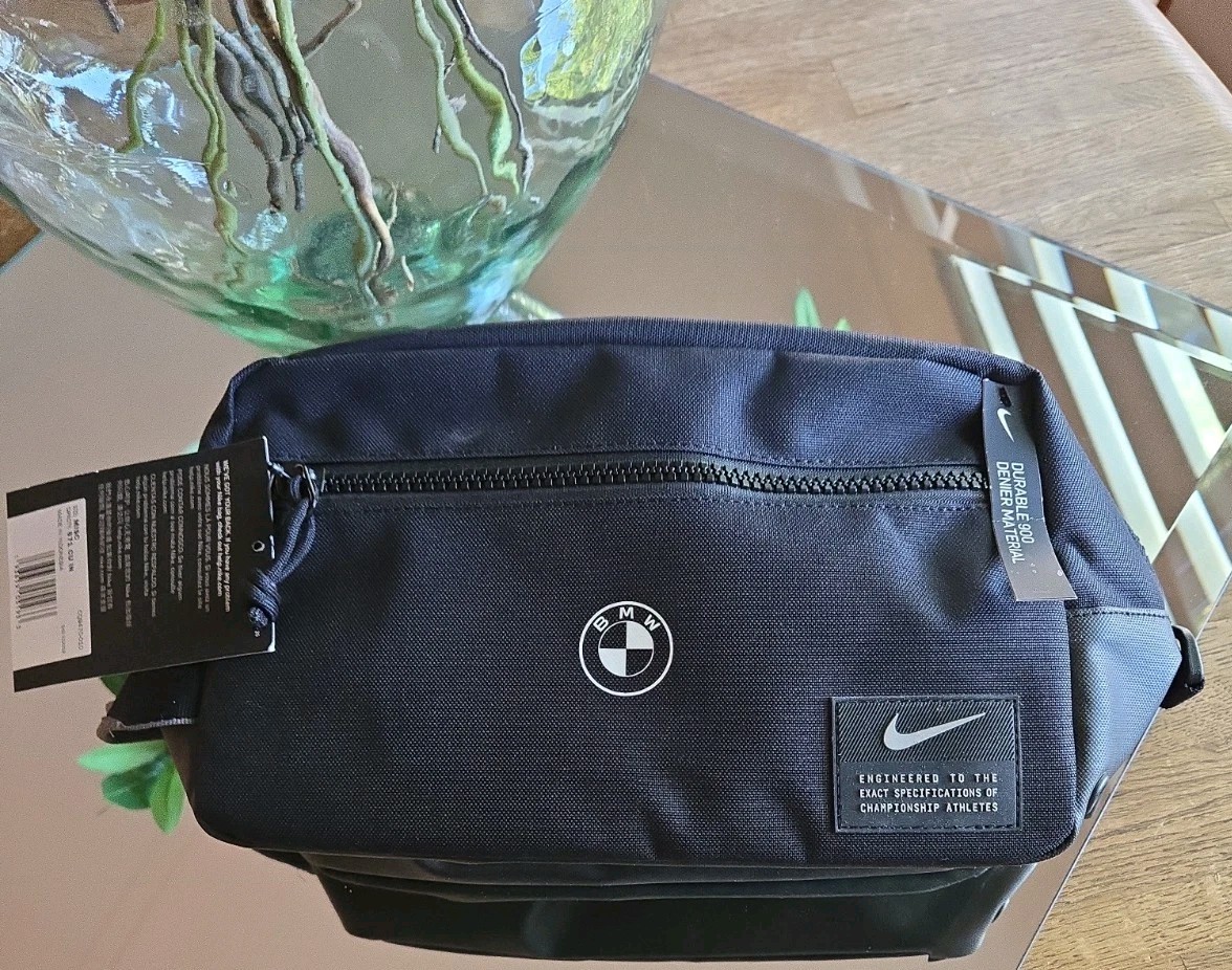 BMW Pouch Novelty Goods Dealer Golf Shoes Accessorie Bag Versatile NWT BMW Pouch Novelty Goods Dealer Golf Shoes Accessorie Bag Versatile NWT