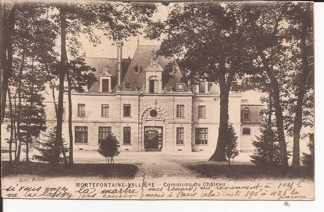 Old postcard 60 MORTEFONTAINE-VALLIERE Communs du Château (A, Bréger brothers Paris)