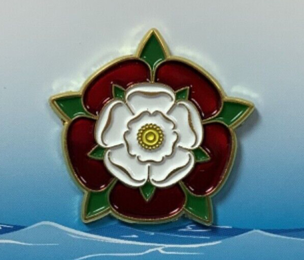 Tudor Rose Enamelled Metal Pin Badge (W) Tudor Rose Enamelled Metal Pin Badge (W)