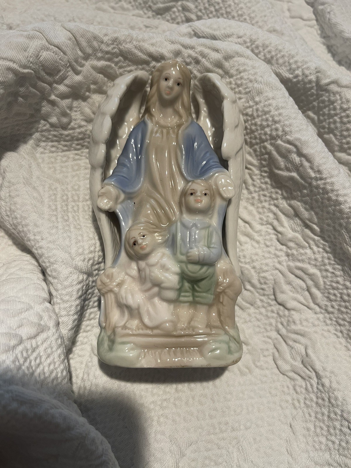 Vintage Porcelain/Ceramic Guardian Angel With 2 Children 5.5 High 3.5 Wide