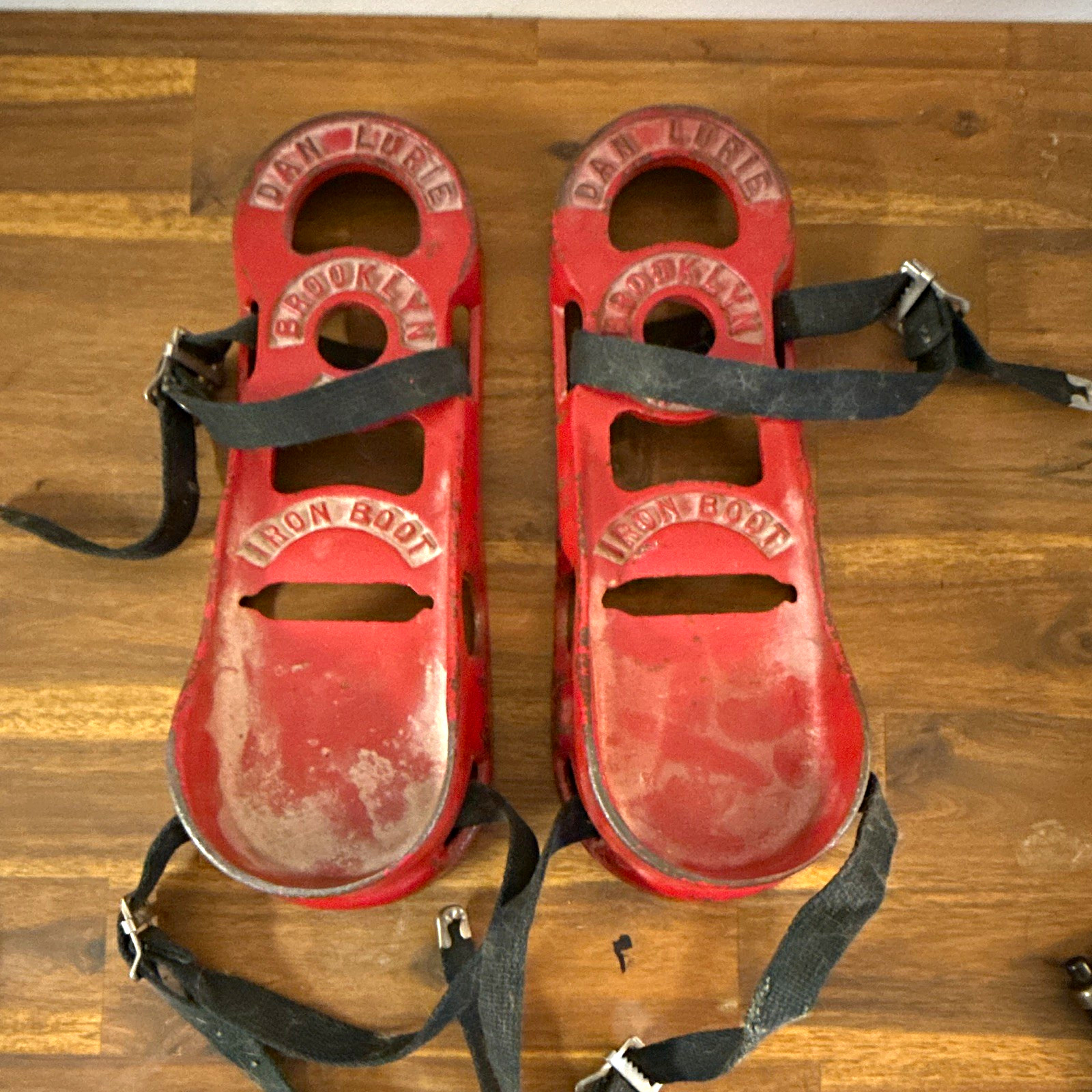 Vintage Dan Lurie Brooklyn NY Boots Cast Iron Red Weightlifting Set mint straps