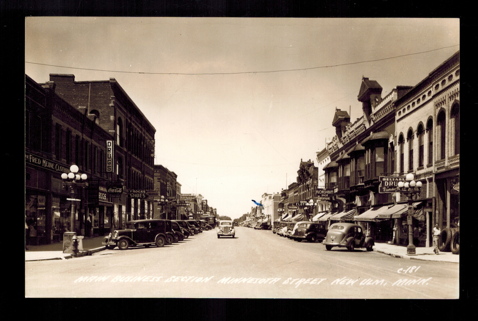 NEW ULM MN ~ RPPC ~ MINNESOTA St. ~ SHARP ~ MANY READABLE SIGNS ~ Ca 1940 ~ 027