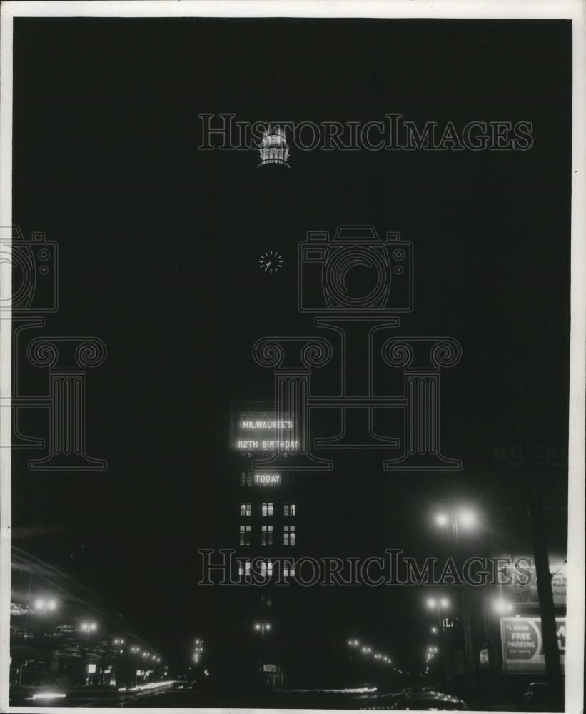 1958 Press Photo Milwaukee city hall tower displays sign of city's 112 birthday.