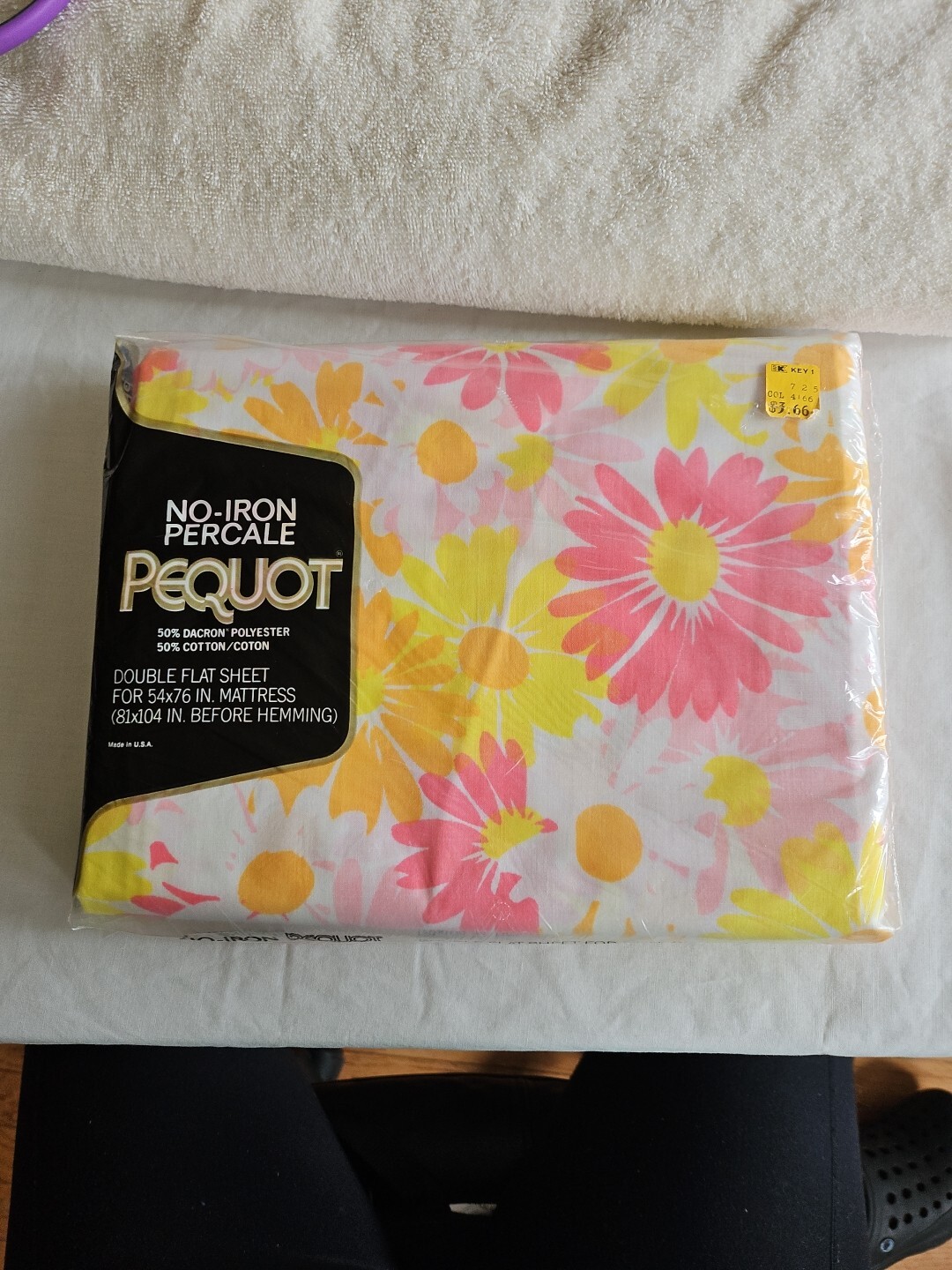 VTG Pequot Double FLAT Sheet, Pink Yellow Pop Daisy Flower Power No-Iron Percale