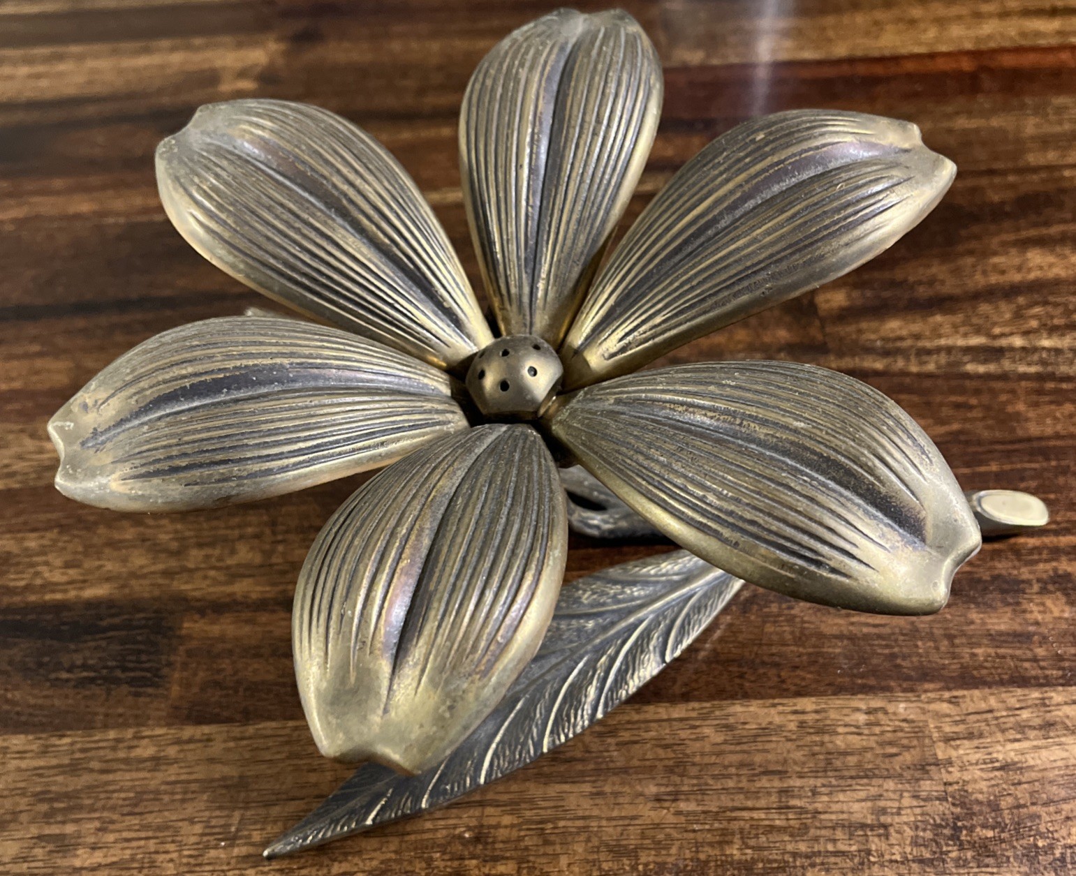 Vintage 50's 60's solid Brass Flower Ashtray With Removable Petals SEE NOTES