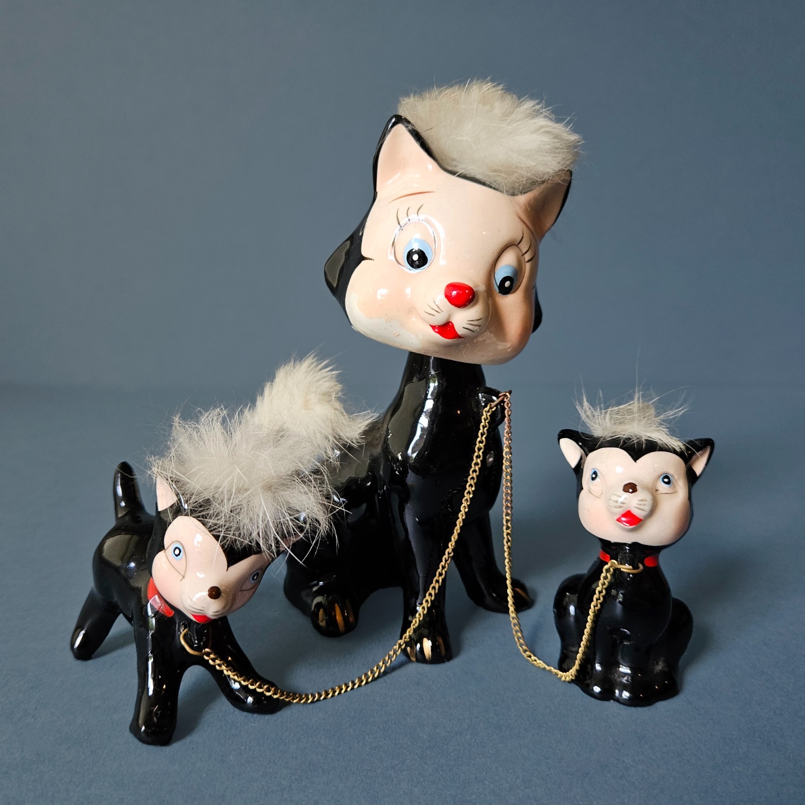 Vintage Japan Skunk Family Figurines, Bobblehead Mom & Babies On Chains w/ Fur
