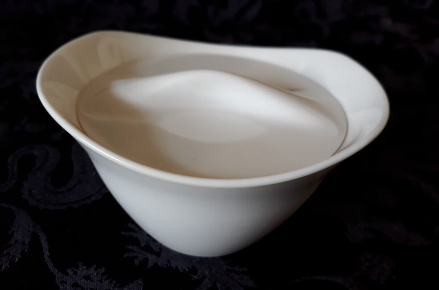 Vintage Oneida Premier solid White Melamine Covered Sugar Bowl Dish 