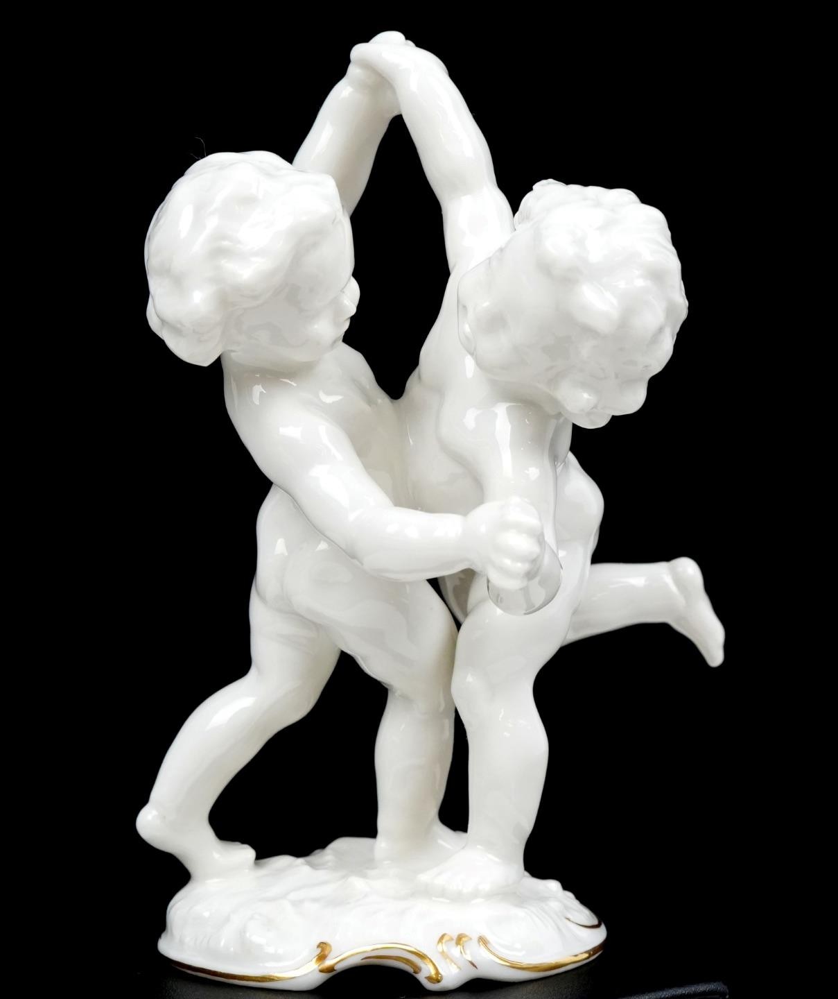 Hutschenreuther Porcelain Tutter Dancing Cherubs Putti 4 3/4\
