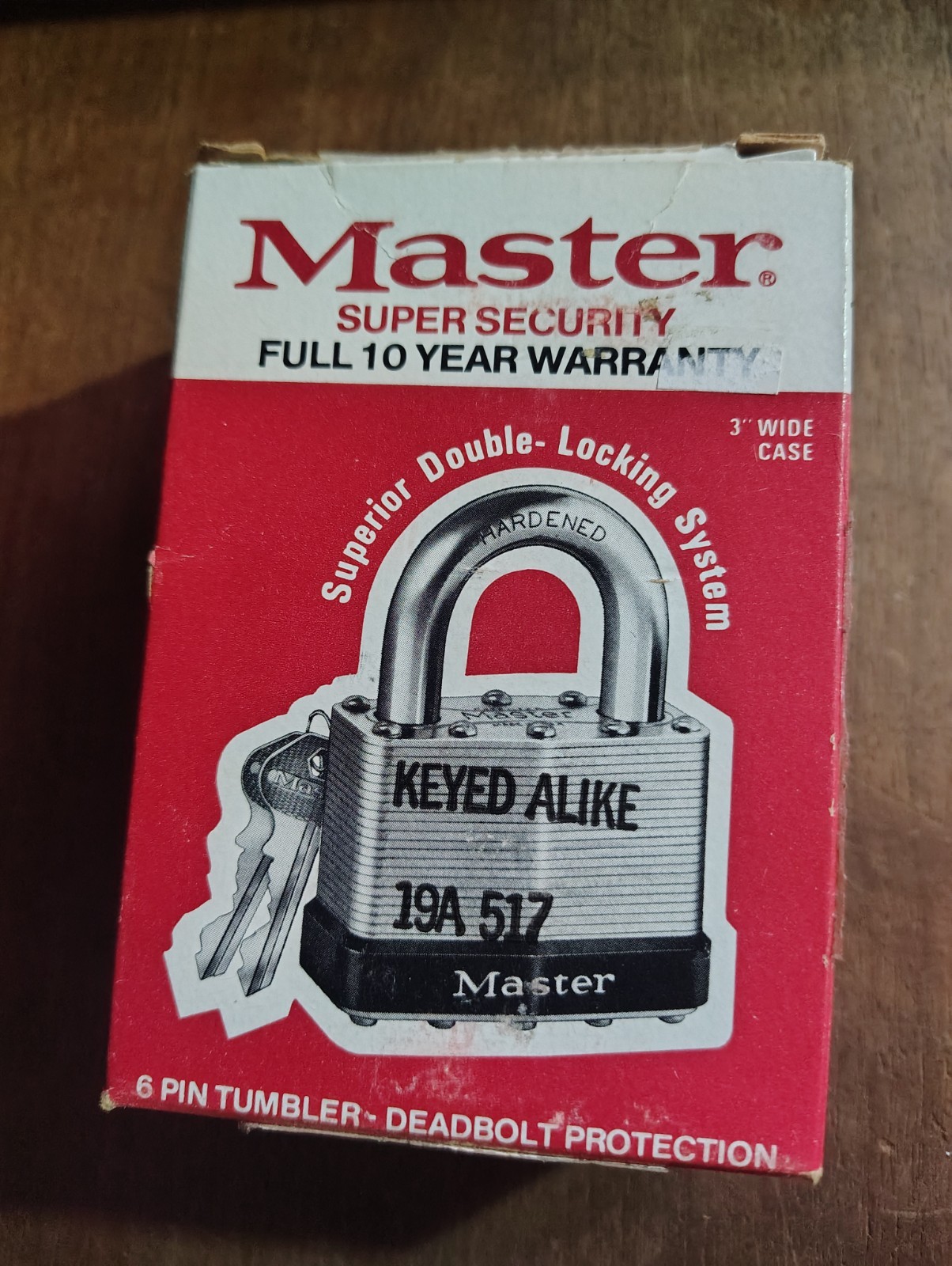 MASTER LOCK #19  Vintage Master lock and Co. No 19 Super Security. Blue bumper