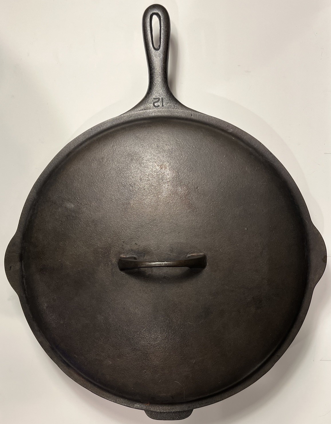 Vintage Unmarked Wagner Griswold 14” #12 Skillet & Griswold no.472 Low Dome Lid Vintage Unmarked Wagner Griswold 14” #12 Skillet & Griswold no.472 Low Dome Lid