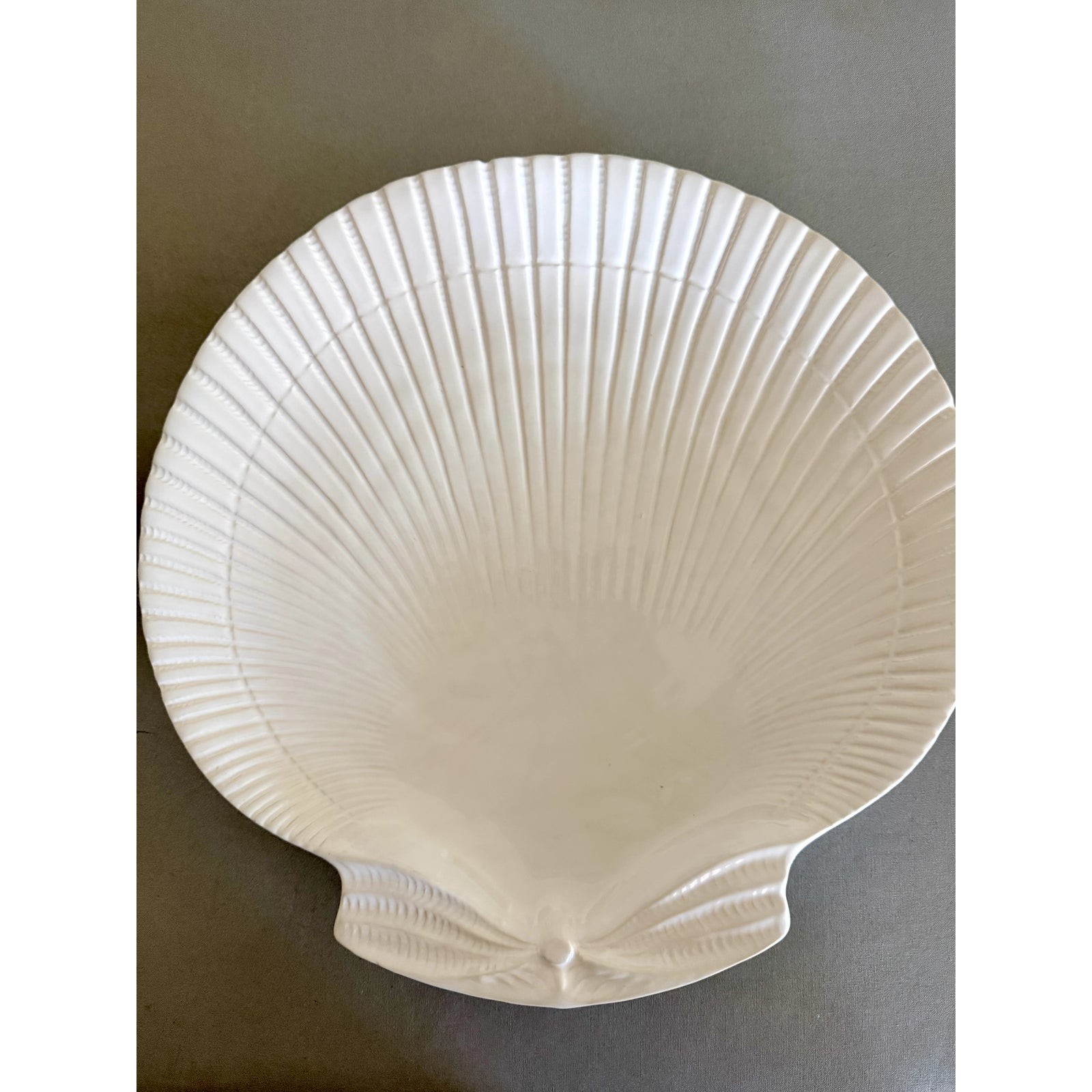 Tiffany & Co. White Scallop-Shaped 11 1/2