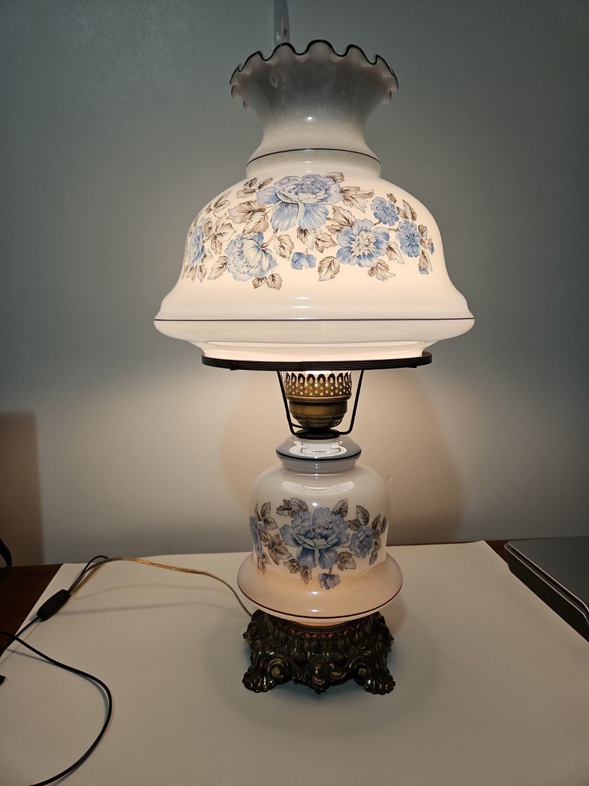GWTW Blue Floral Hurricane Lamp 26\