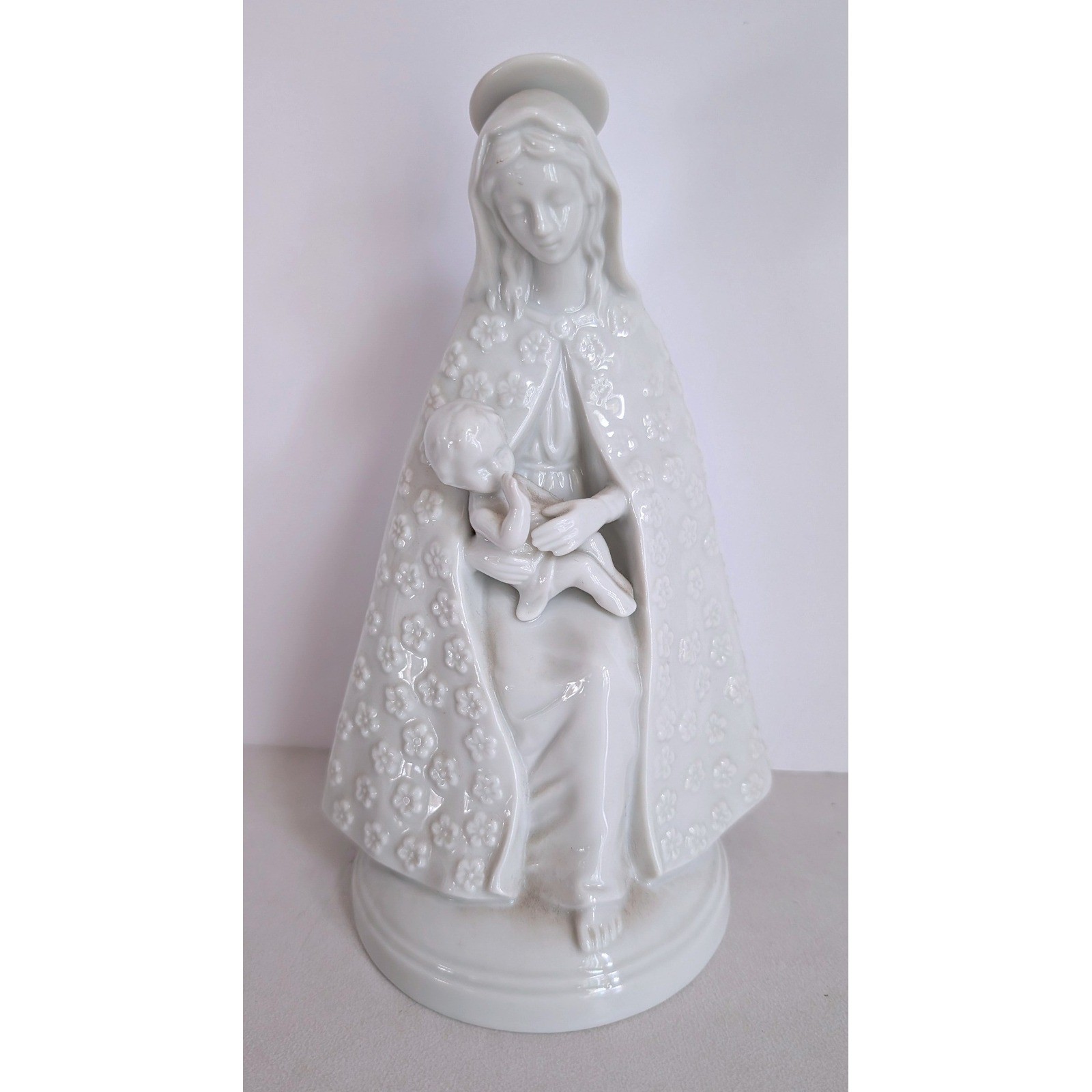 Vintage 1977 White Porcelain Flower Madonna & Child Statue Figurine 8.5\