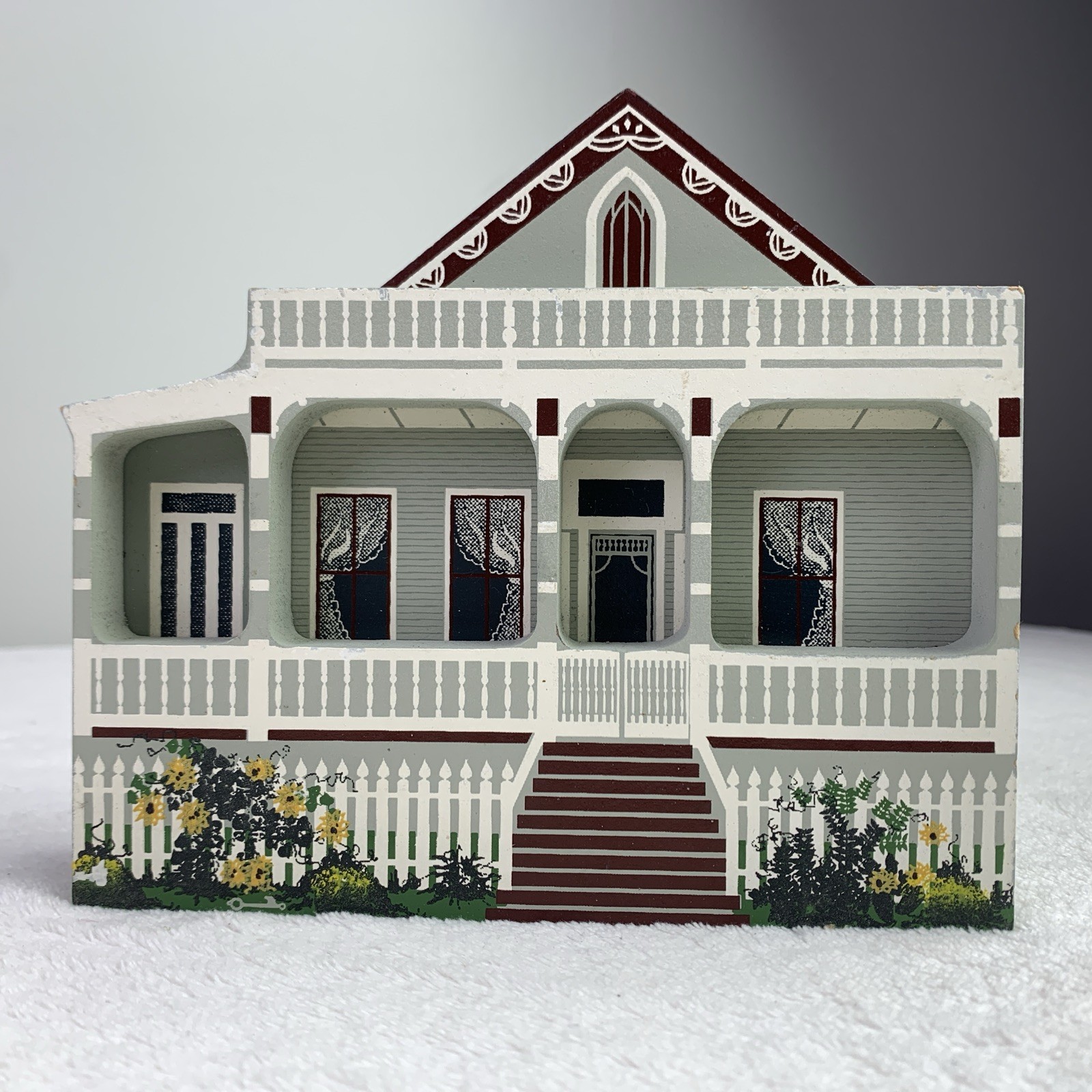Sheila’s Collectible JACOBSEN HOUSE 1860 VIRGINIA CITY NEVADA  1993 Shelf Sitter