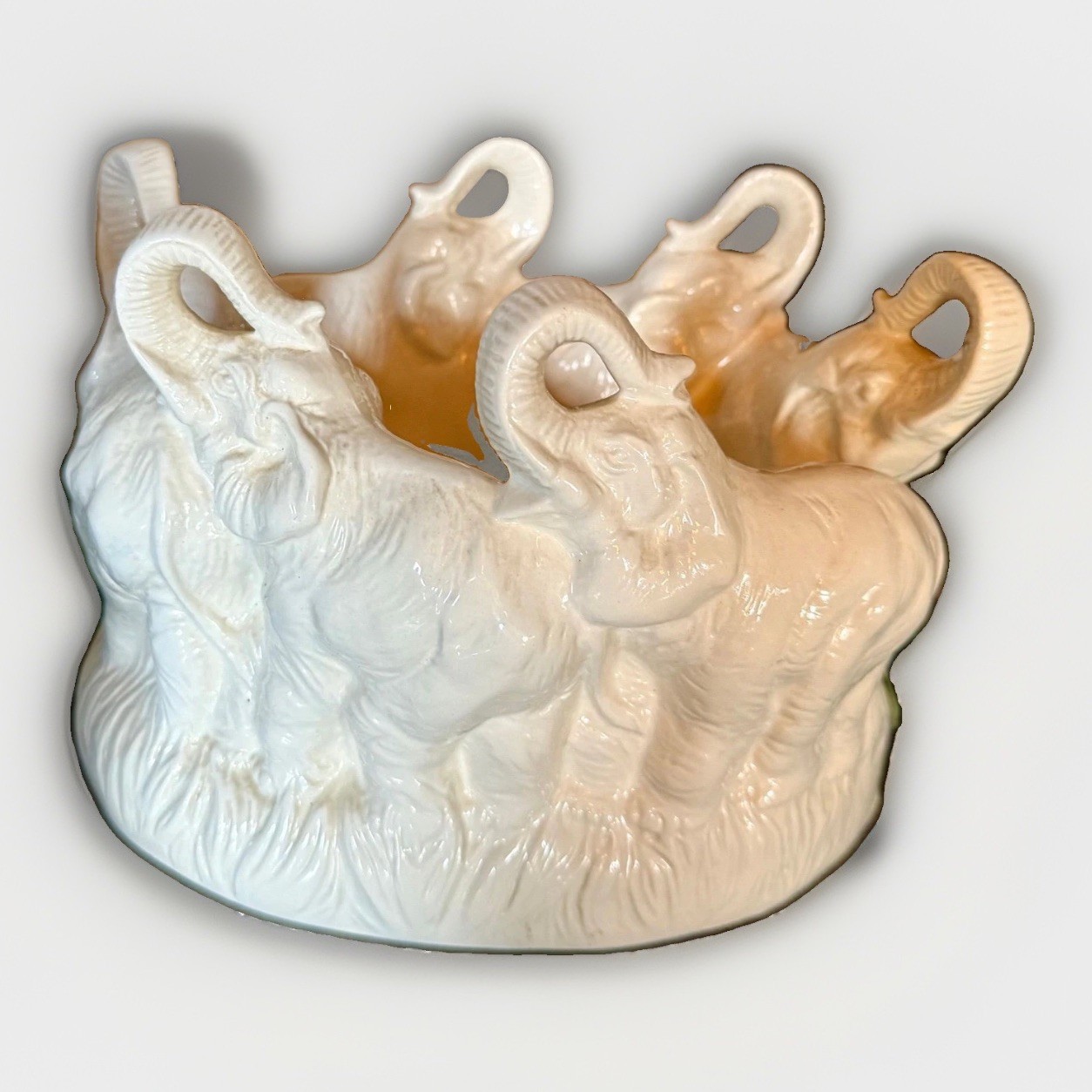 Holland Mold elephant ring planter