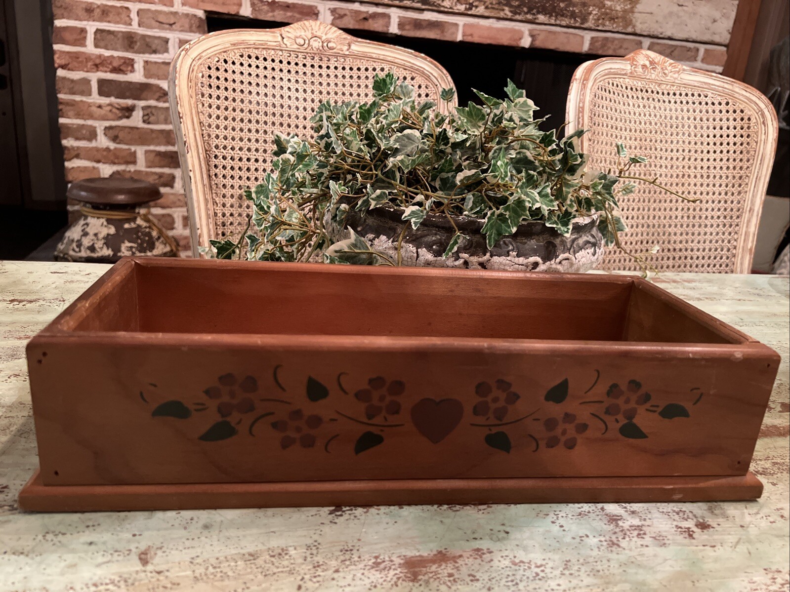 Folk Art Hand Painted Pine Storage Heart & Flowers 6 x 16 x 4\