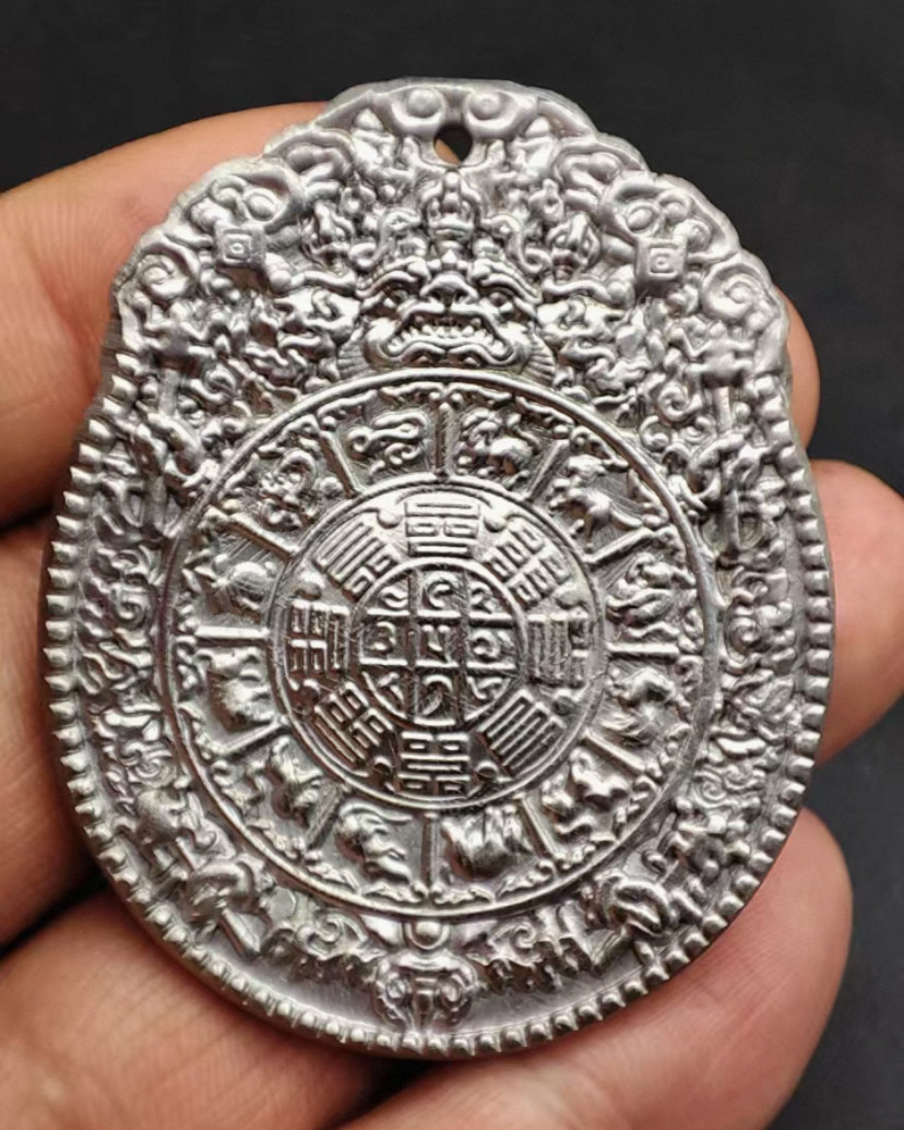51g Sweden M Iron Meteorite Slice carving gossip shaped pendant 51g Sweden M Iron Meteorite Slice carving gossip shaped pendant