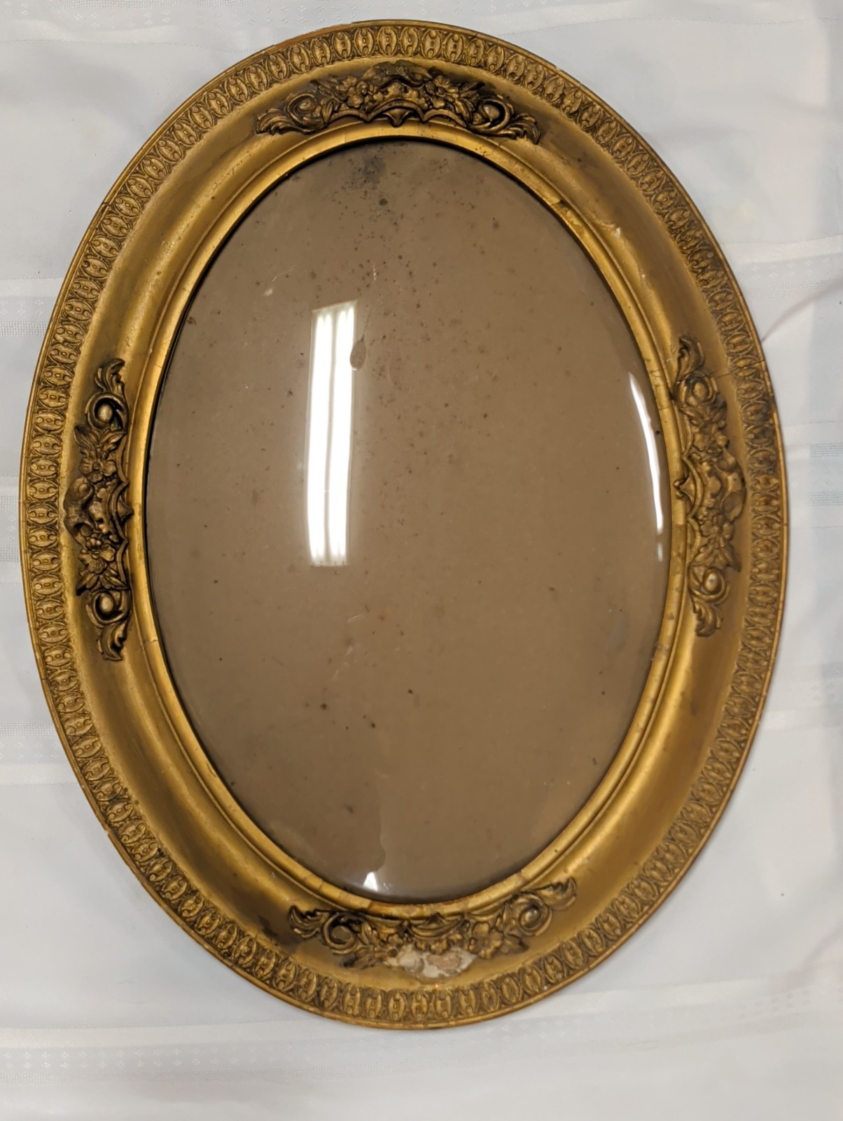 Antique Vintage Oval Victorian Frame Ornate Floral Design Convex Glass 25x19 Antique Vintage Oval Victorian Frame Ornate Floral Design Convex Glass 25x19