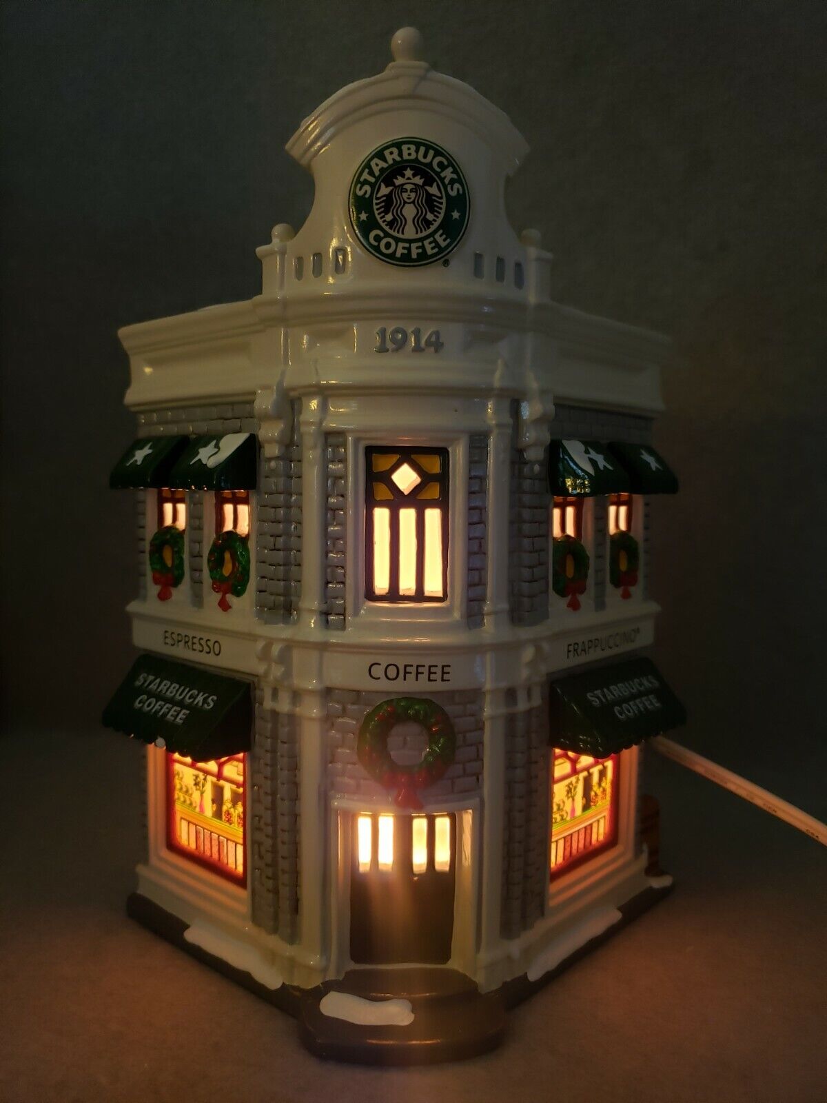 Dept 56 Retired Starbucks Coffee House/ Snow Village / Original Box ~Small chip~