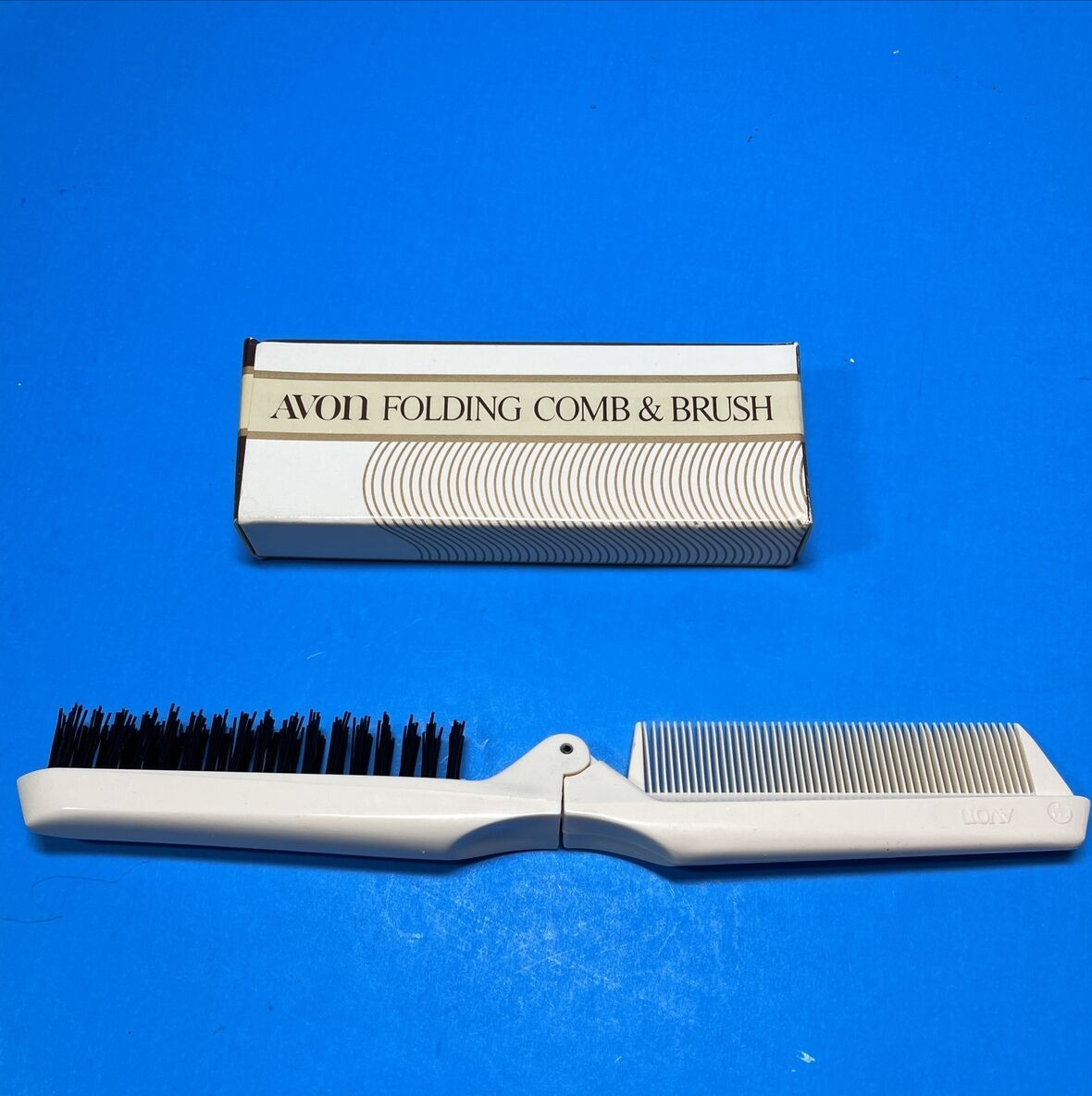 Avon Folding Travel Comb & Brush New Old Stock 4\