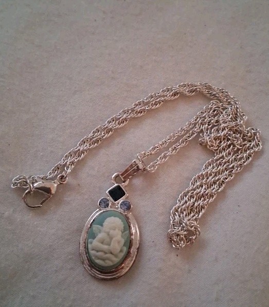 Vintage Vatican Library Collection Silvertone Raphael Cherub Angel Cameo Necklac