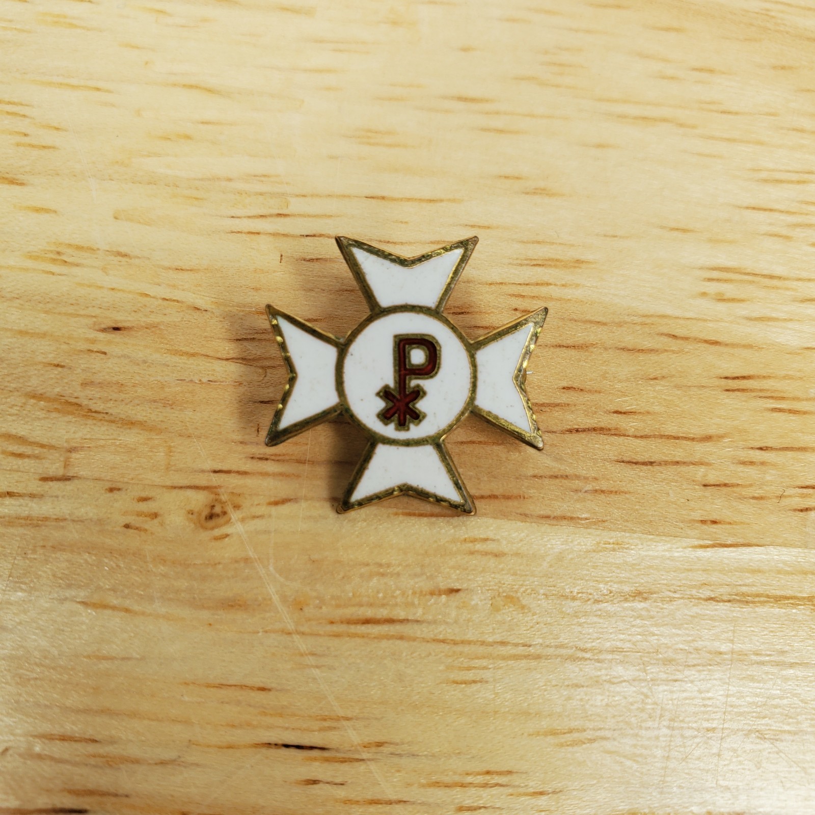 Vintage Dames of Malta Maltese Cross Enamel Lapel Pin