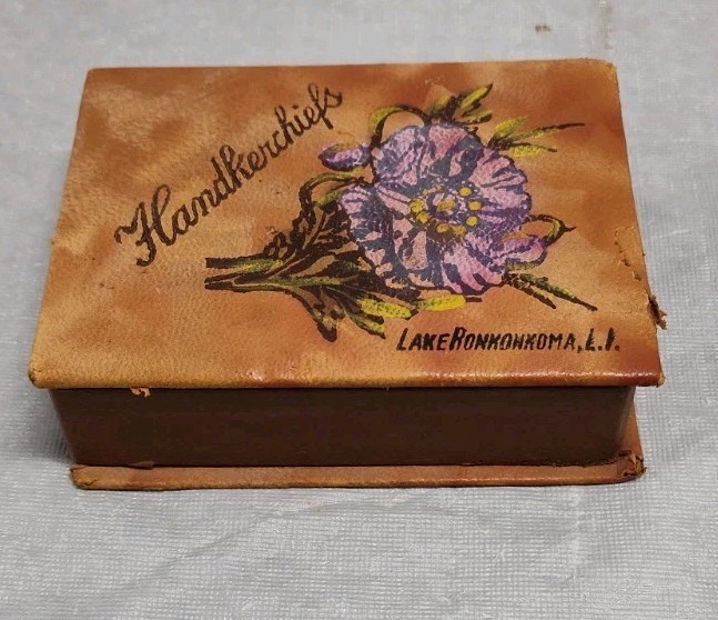 LAKE RONKONKOMA Long Island, NY Handkerchief Box Rare Souvenir New York Vintage LAKE RONKONKOMA Long Island, NY Handkerchief Box Rare Souvenir New York Vintage