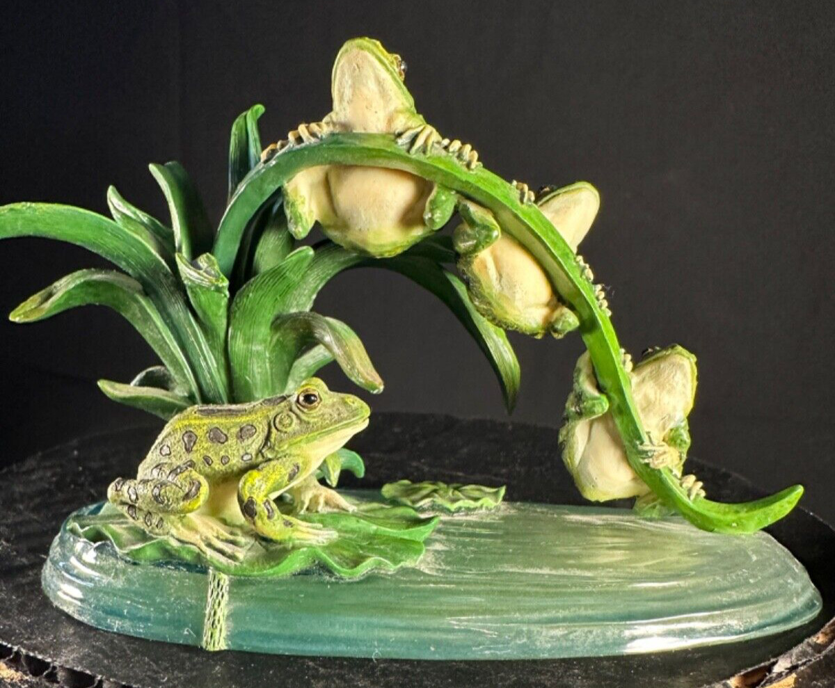 VTG Westland Giftware 4 Resin Frogs Figurine on a Lily Pad
