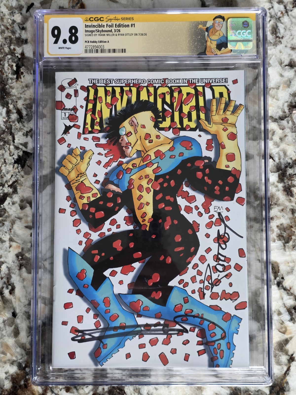 DOUBLE SIGNED FRANK MILLER & RYAN OTTLEY Invincible #1 Trade Dress. CGC Sig 9.8