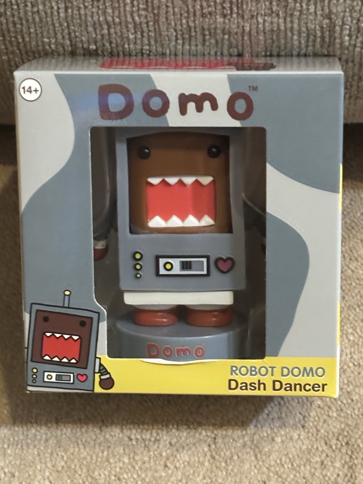 NEW, DOMO Car Dash Board Dancer, ROBOT DOMO