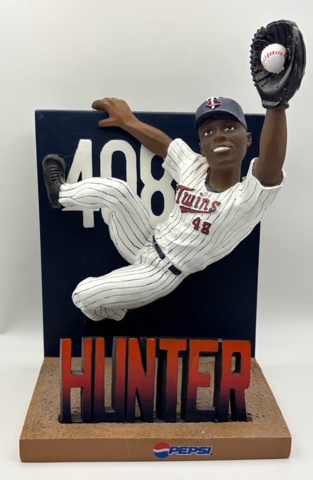 MLB Hunter Baseball Figurine Hand Painted Resin Multicolor Display, 1 Pack
