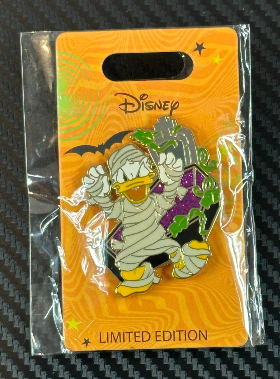Rare Disney Donald Duck Mummy with Coffin Halloween Pin Limited Edition